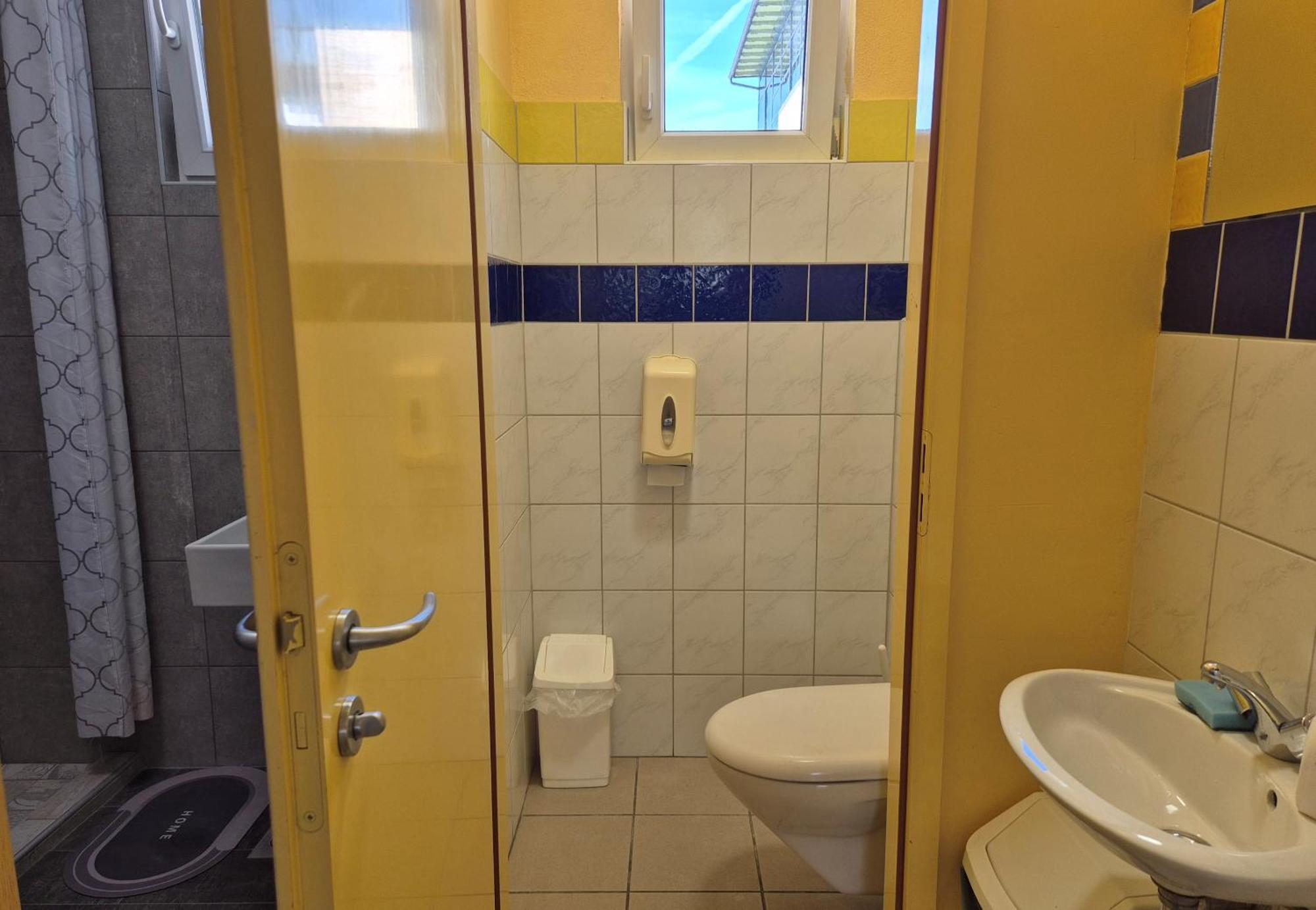 Bled Lesce Station Rooms And Beds Luaran gambar